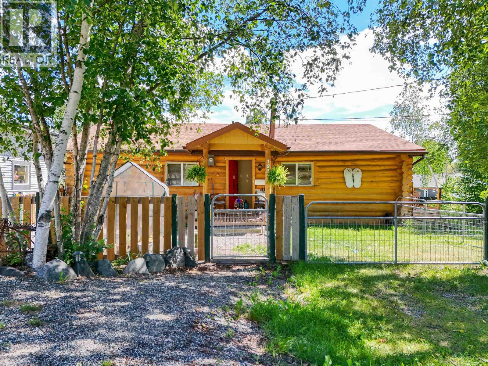 1929 BEACH CRESCENT - 2