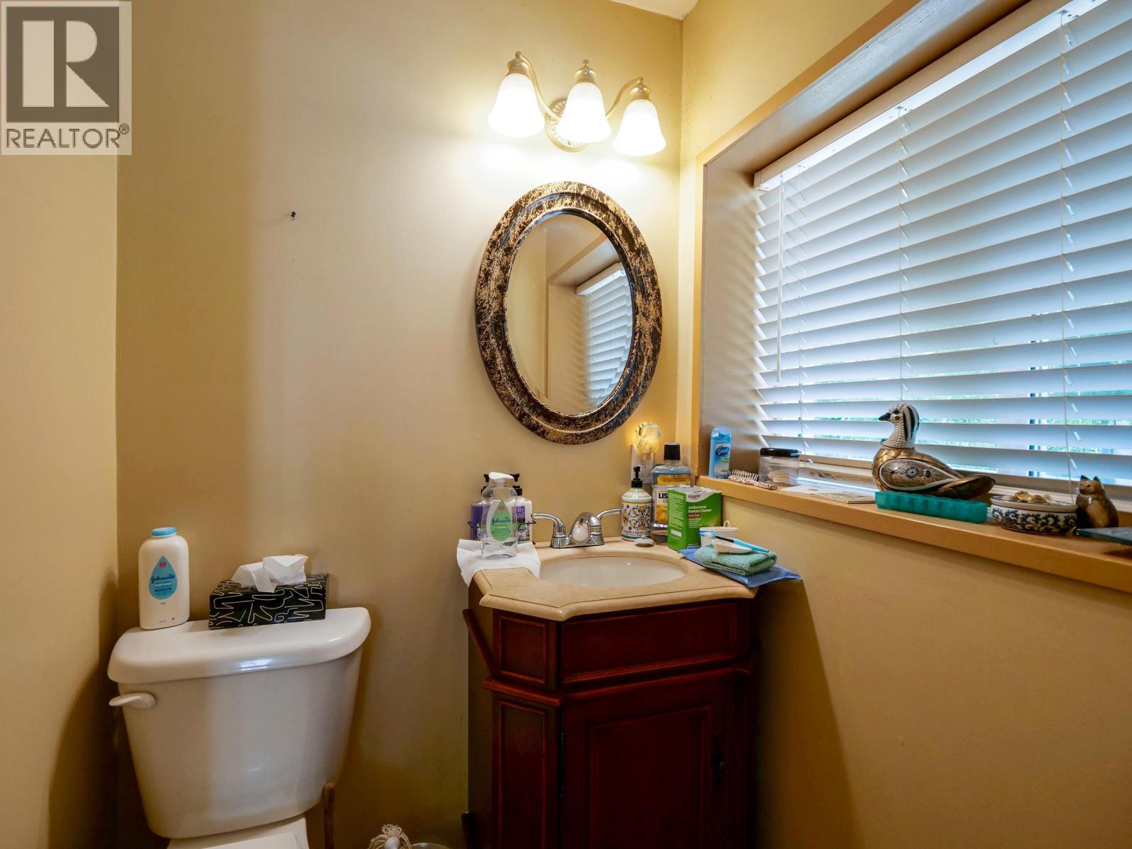1929 BEACH CRESCENT - 20