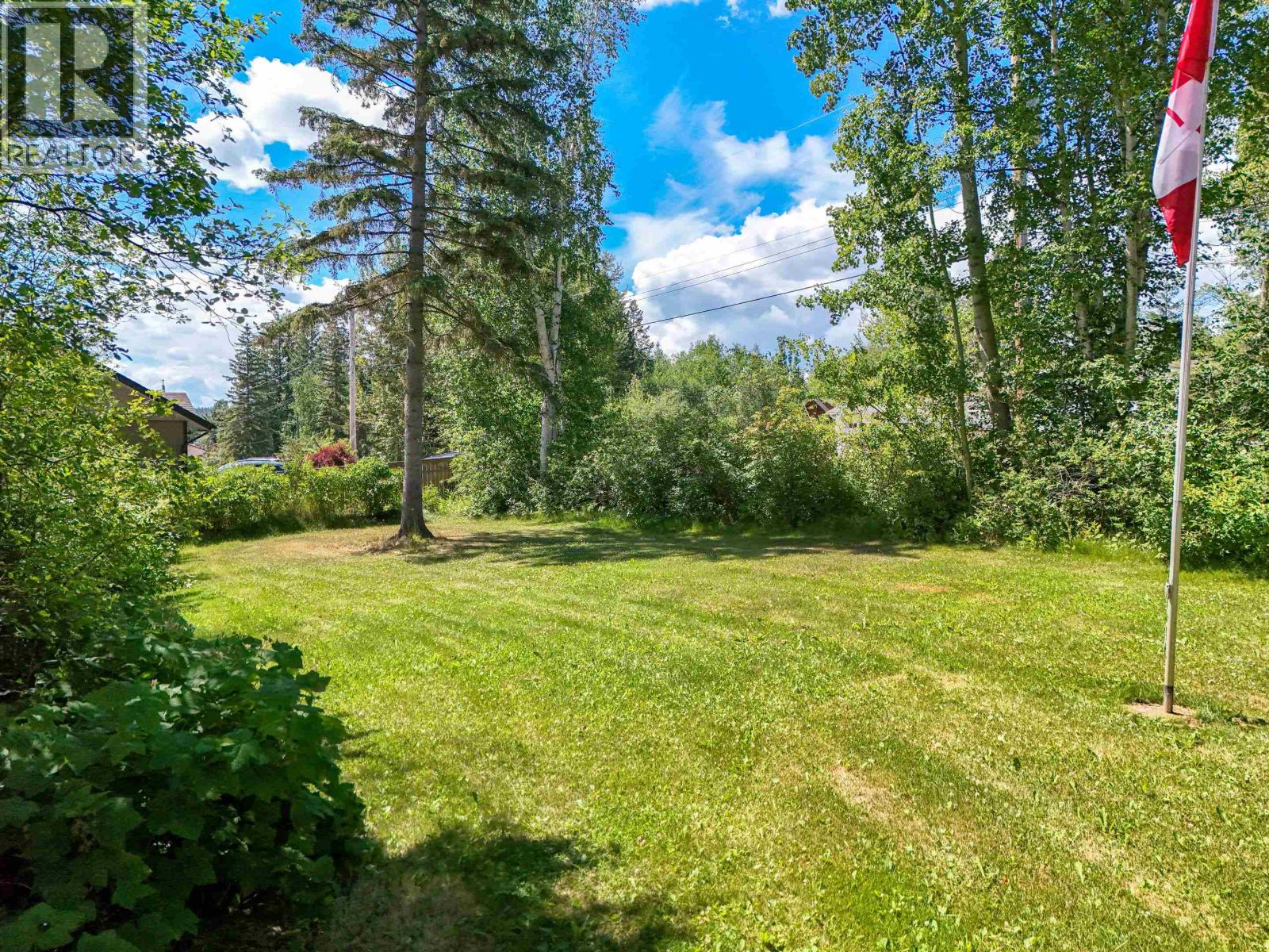 1929 BEACH CRESCENT - 21