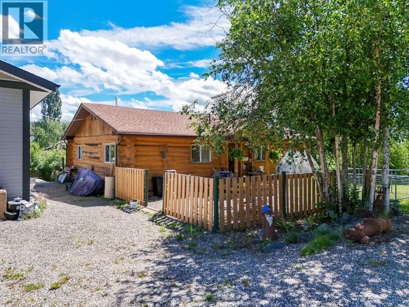 1929 BEACH CRESCENT - 24