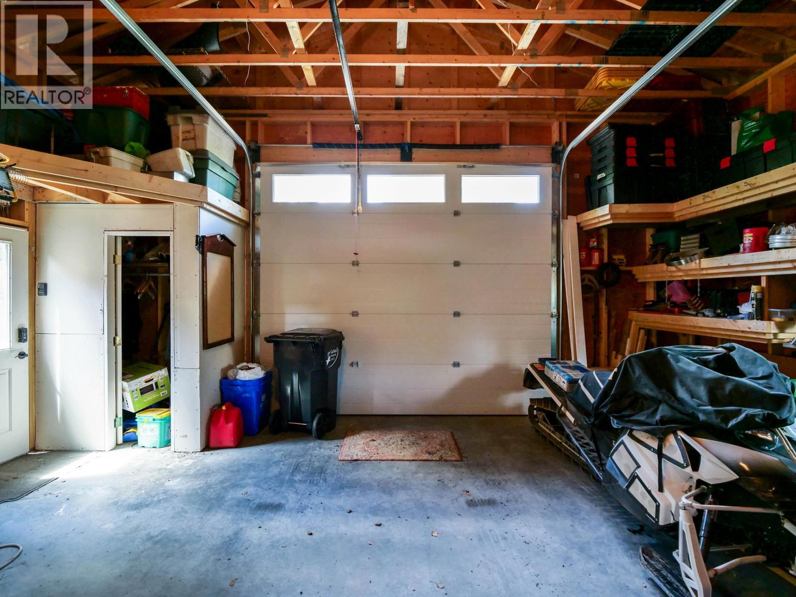 1929 BEACH CRESCENT - 28