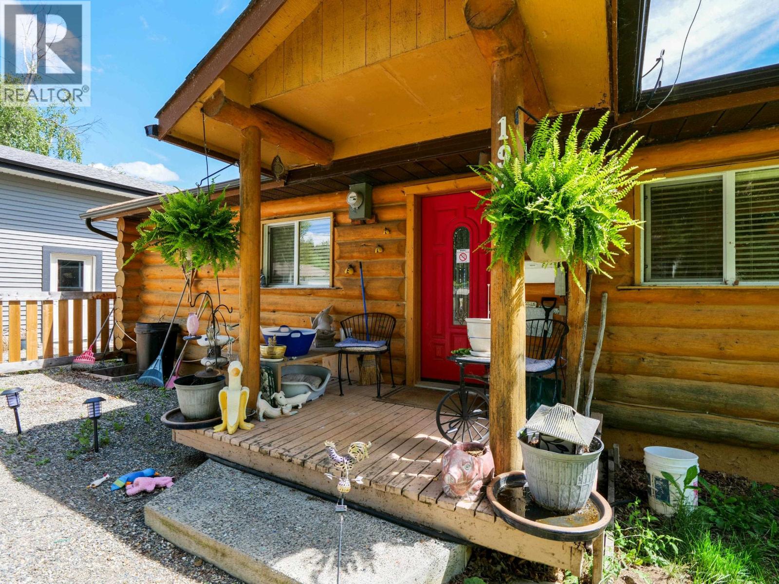1929 BEACH CRESCENT - 3