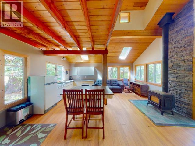 1643 VANCOUVER BLVD - 4