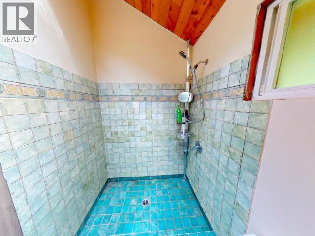 1643 VANCOUVER BLVD - 10