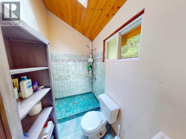 1643 VANCOUVER BLVD - 11