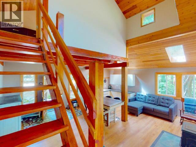 1643 VANCOUVER BLVD - 12