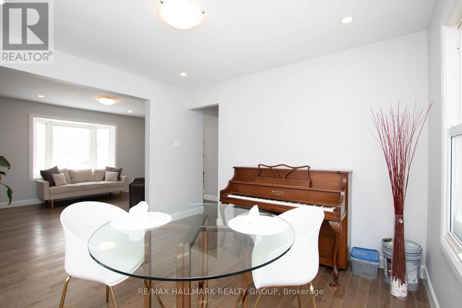 929 MERIVALE ROAD - 10
