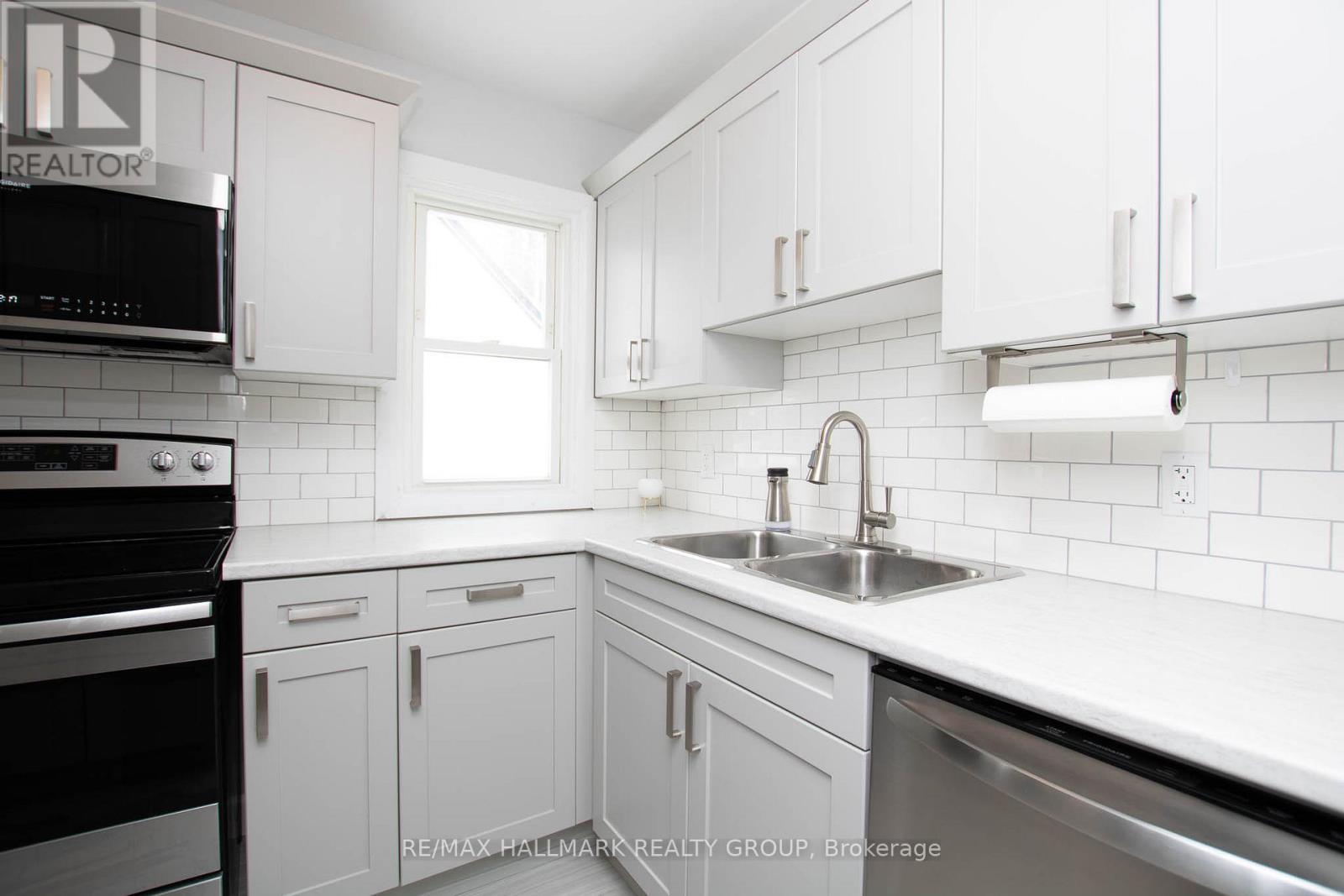 929 MERIVALE ROAD - 12