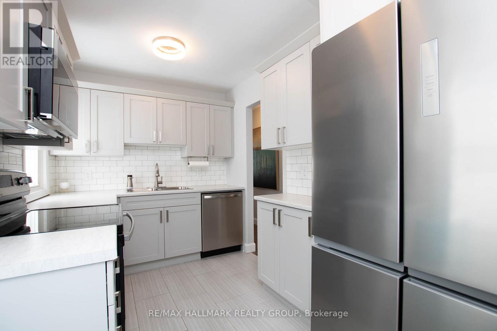 929 MERIVALE ROAD - 14