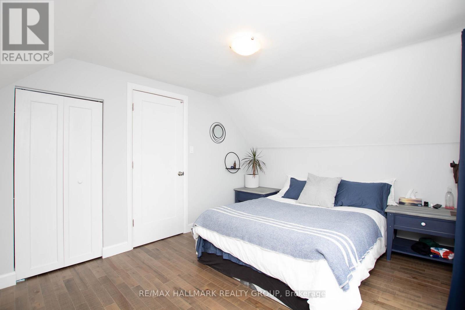 929 MERIVALE ROAD - 18