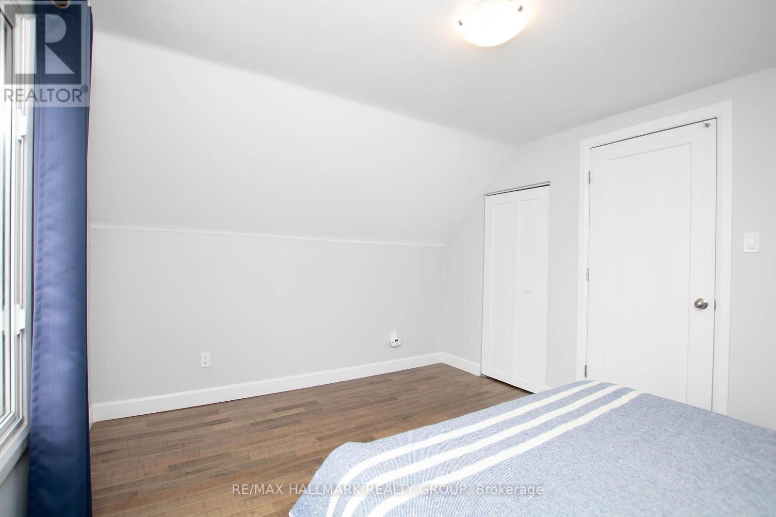 929 MERIVALE ROAD - 19