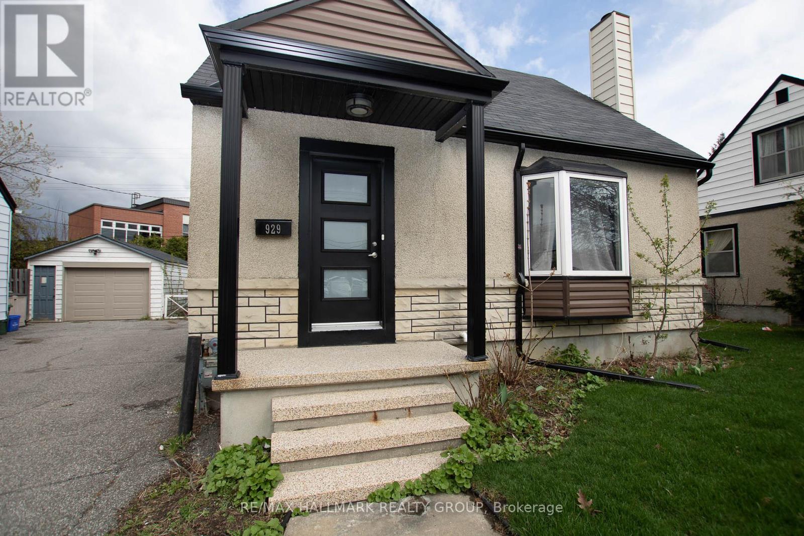 929 MERIVALE ROAD - 3