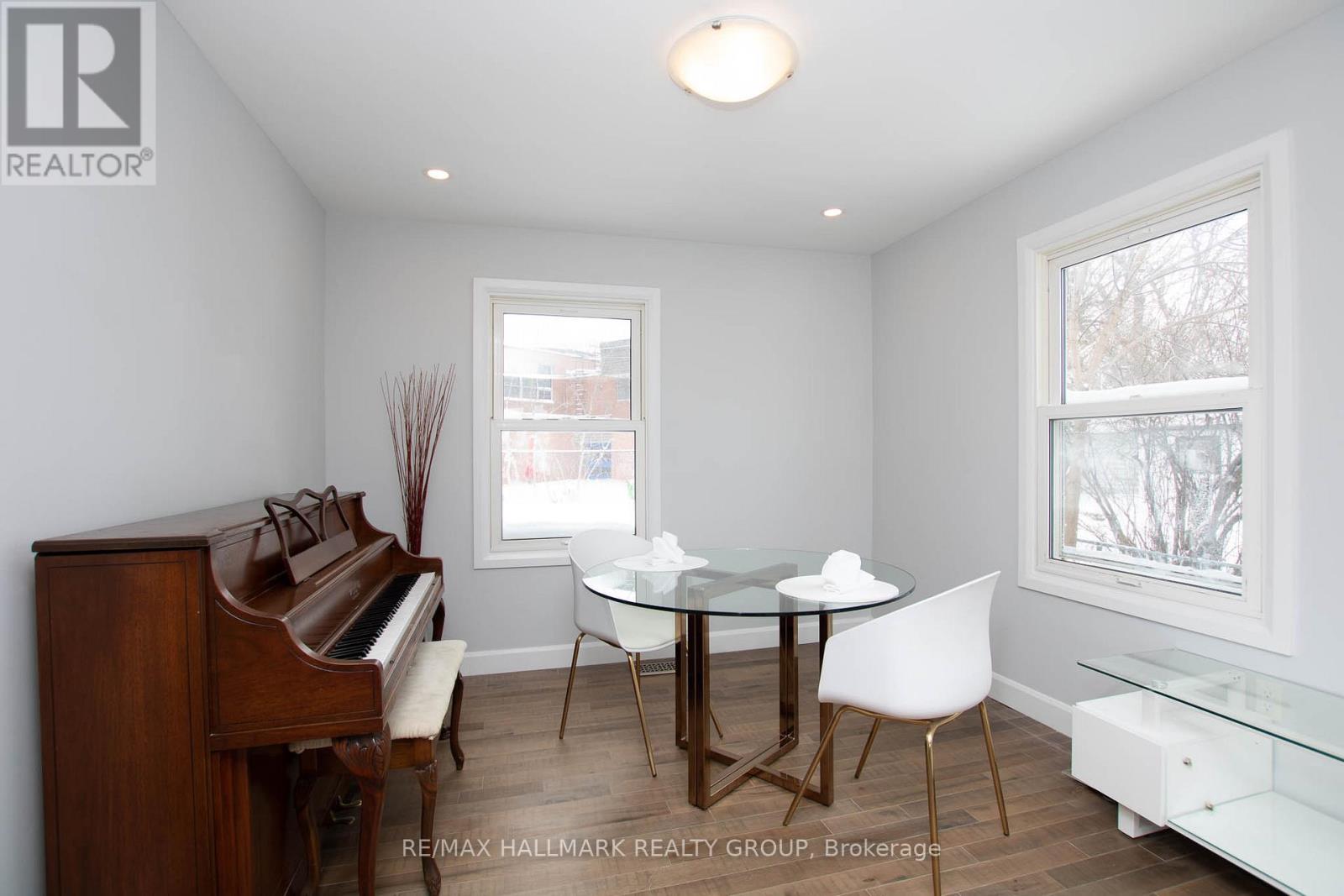 929 MERIVALE ROAD - 9