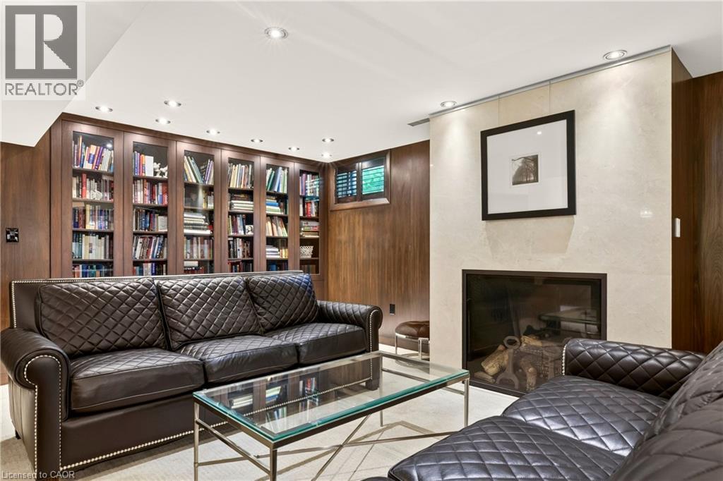 15 PEPPERTREE Crescent - Image 40