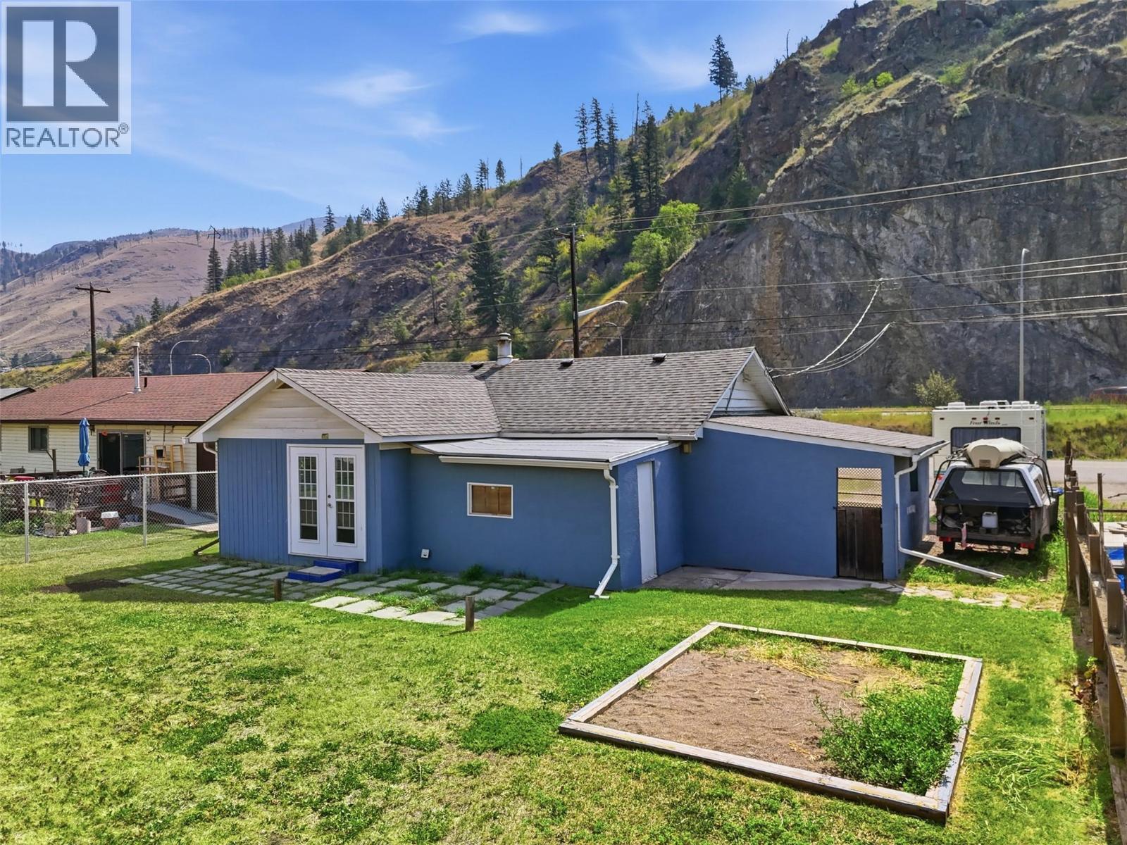 3987 Yellowhead Highway - 31