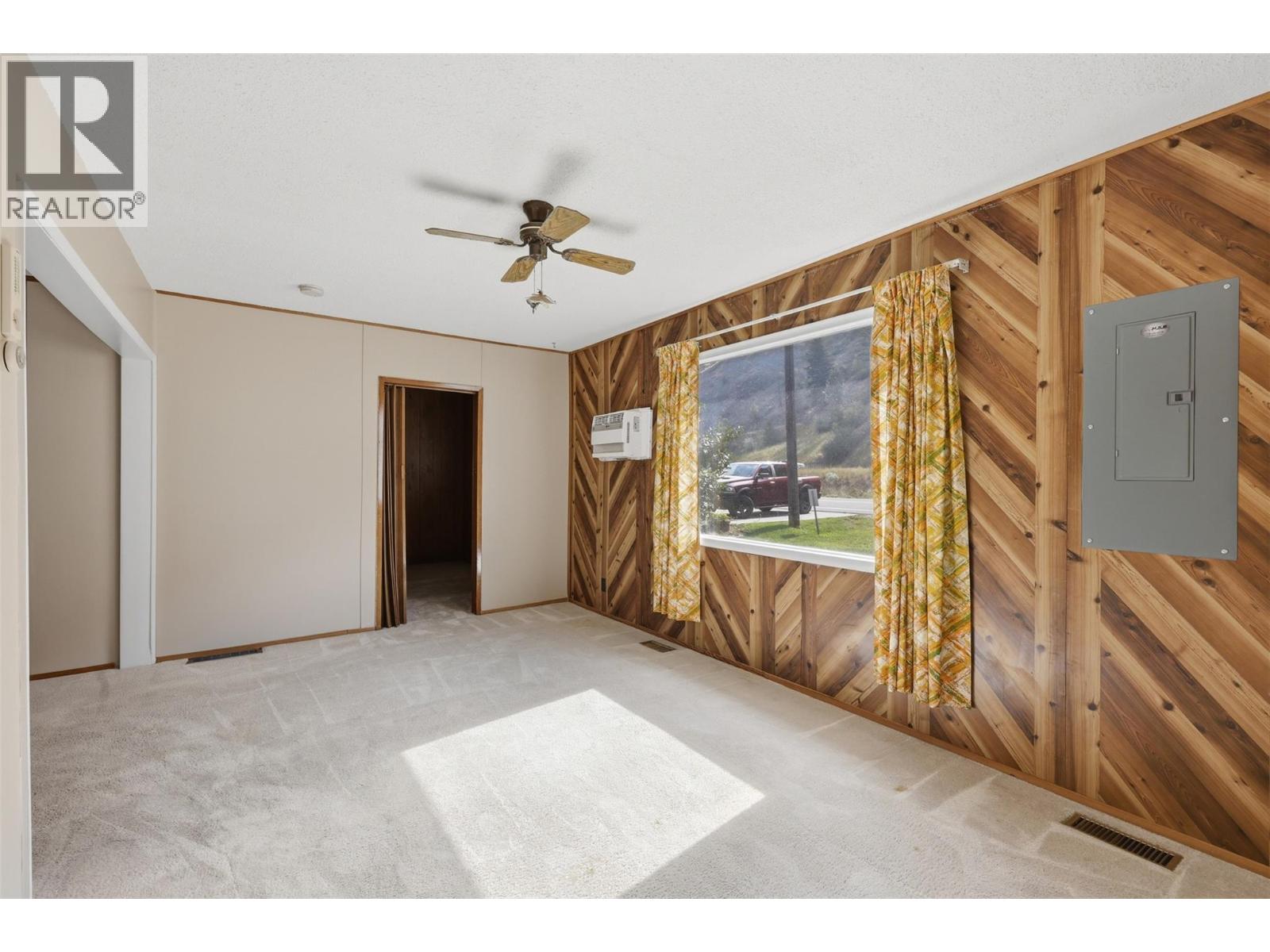 3987 Yellowhead Highway - Image 7