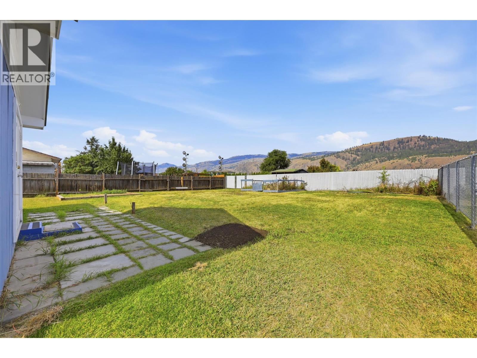 3987 Yellowhead Highway - Image 28