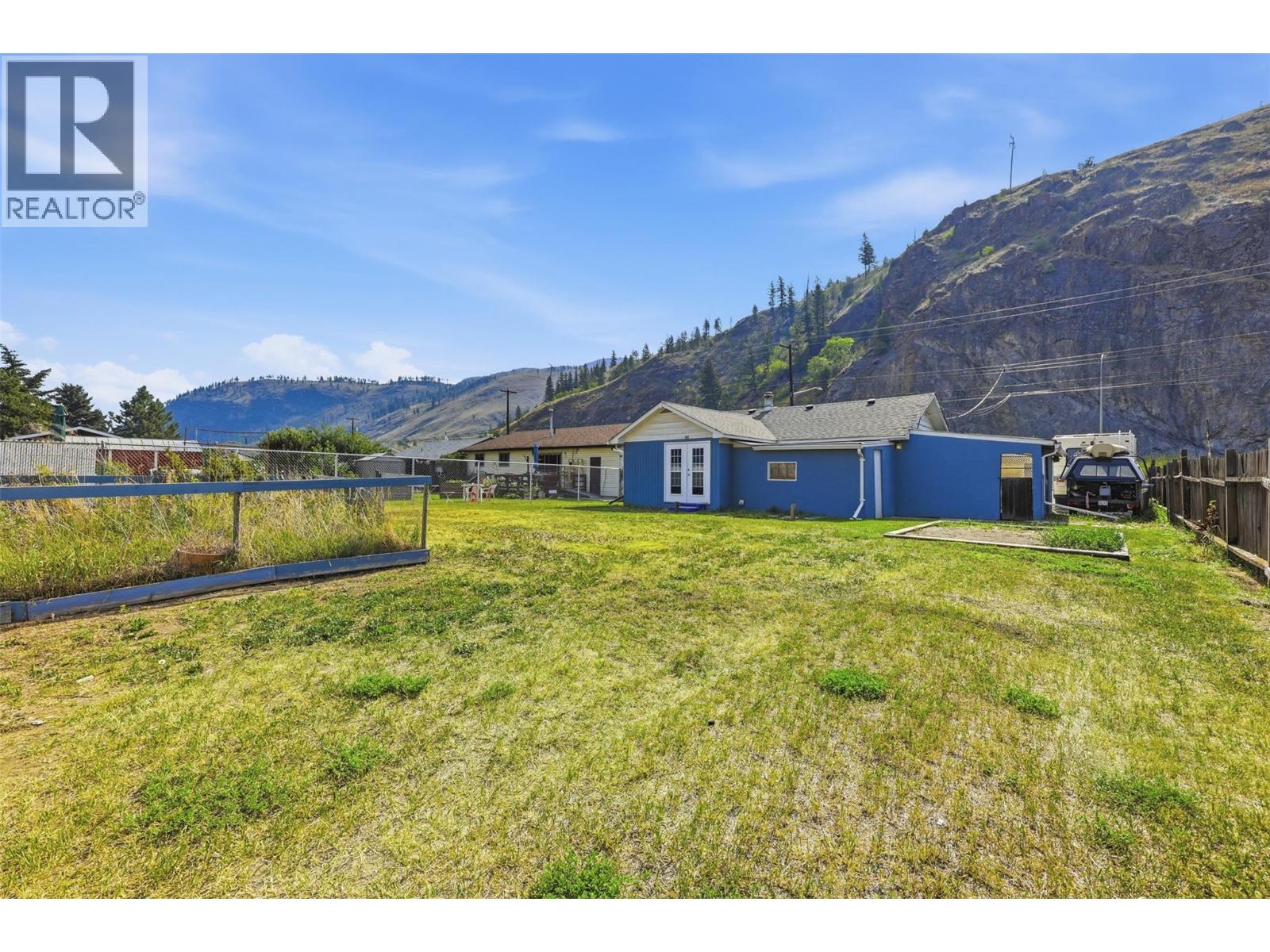3987 Yellowhead Highway - 34