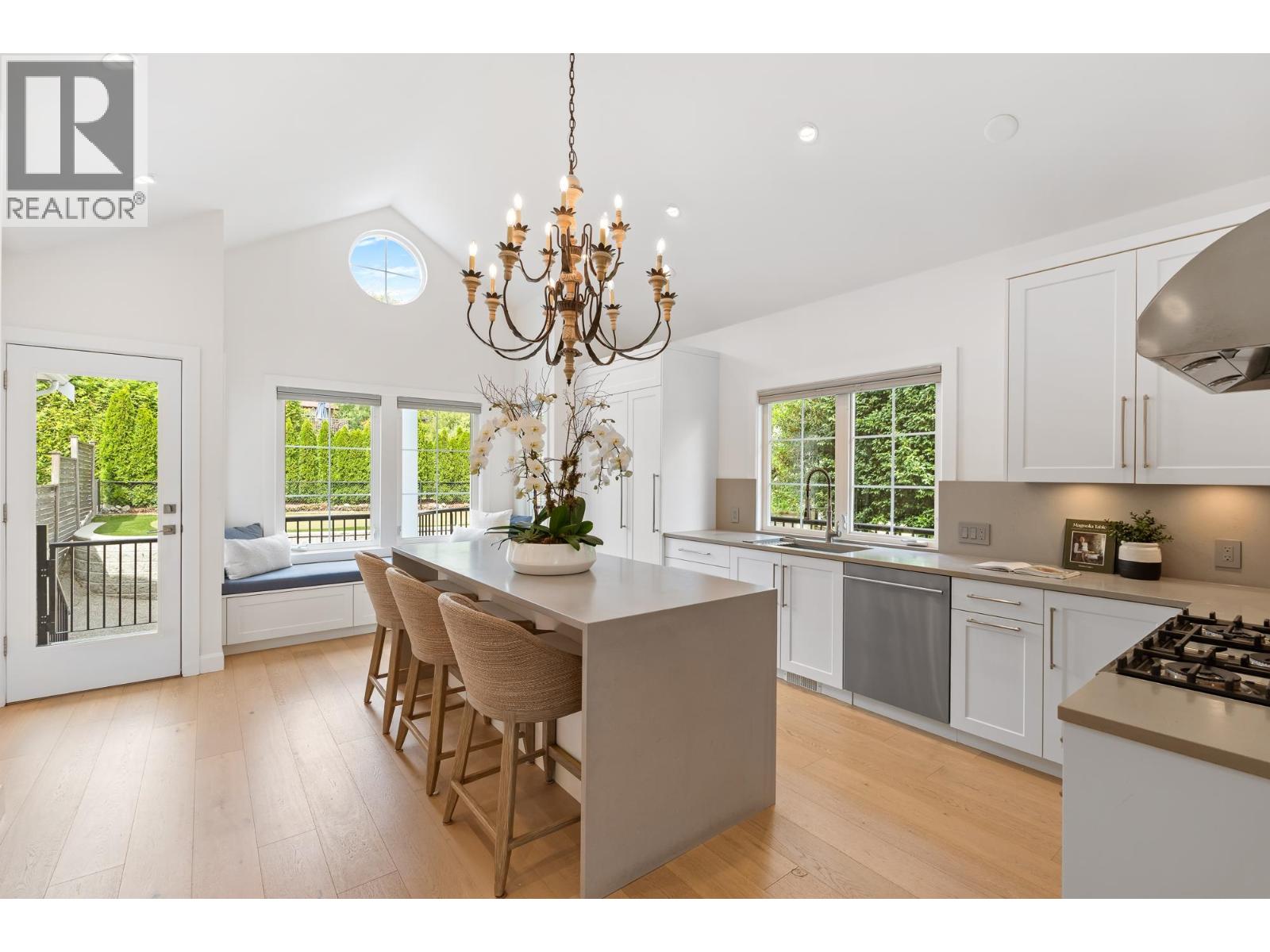 1733 FULTON AVENUE, West Vancouver