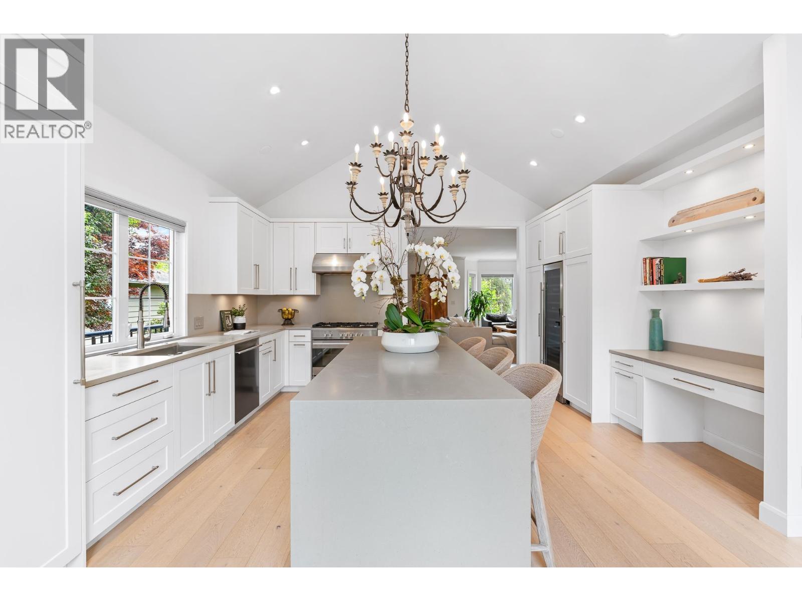1733 FULTON AVENUE, West Vancouver