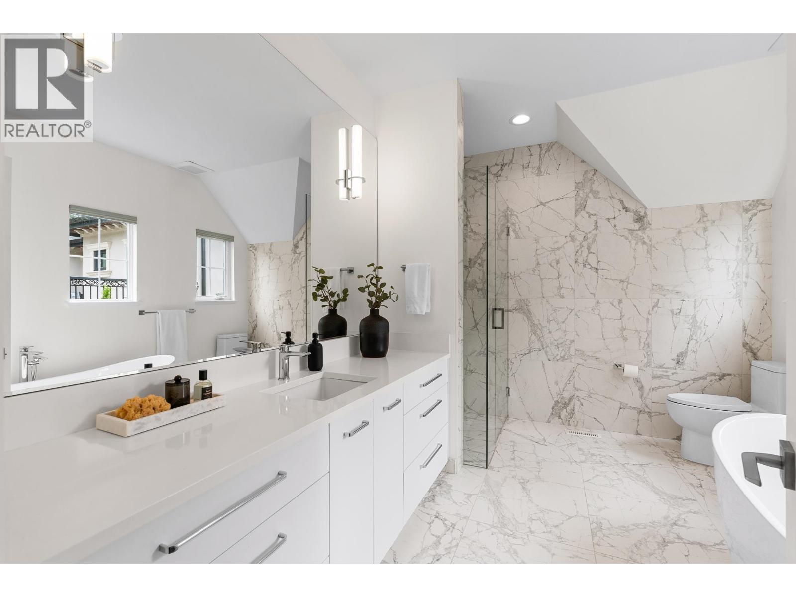 1733 FULTON AVENUE, West Vancouver