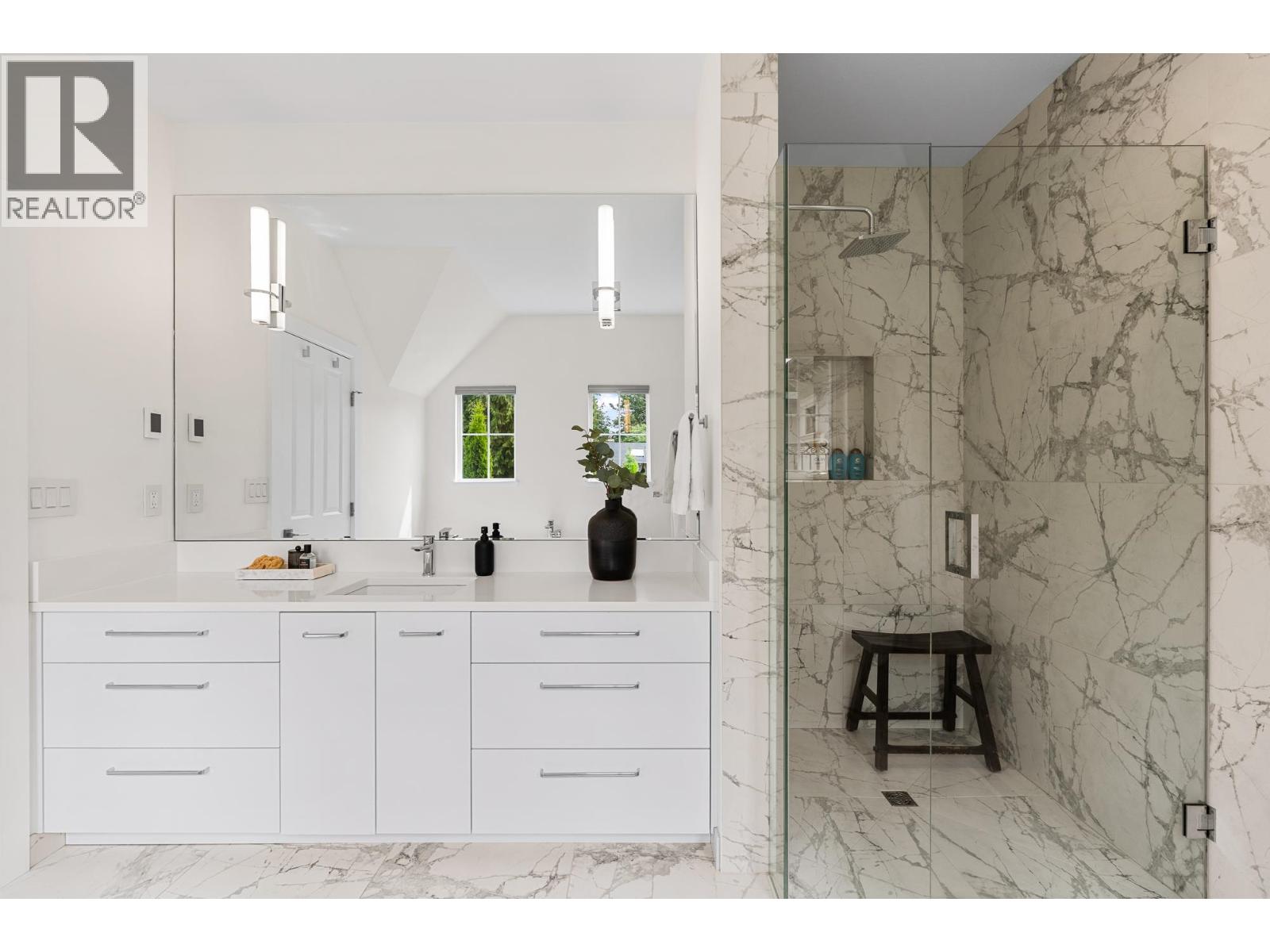 1733 FULTON AVENUE, West Vancouver
