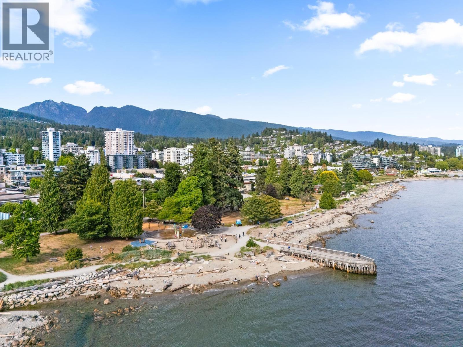 1733 FULTON AVENUE, West Vancouver