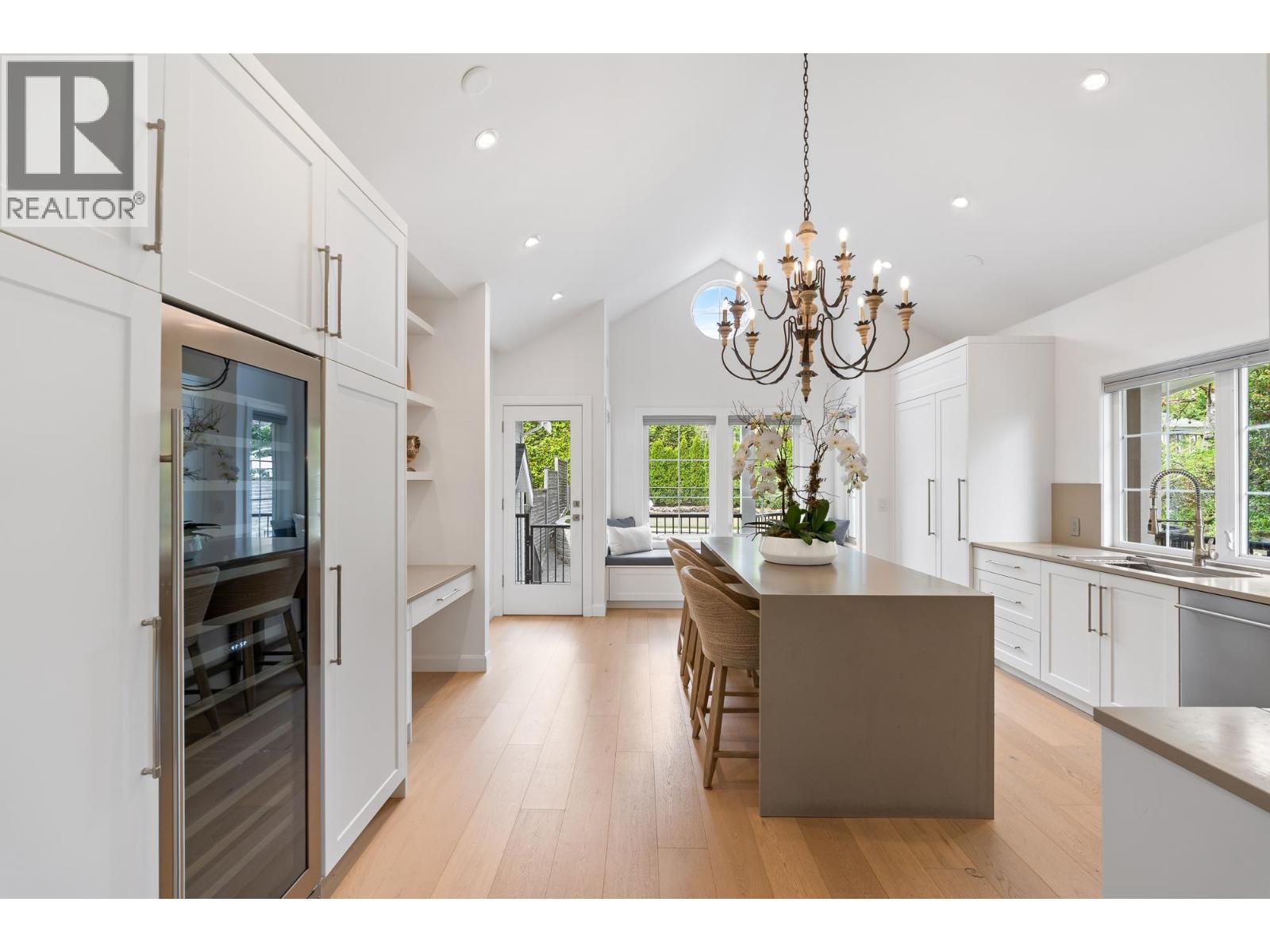 1733 FULTON AVENUE, West Vancouver