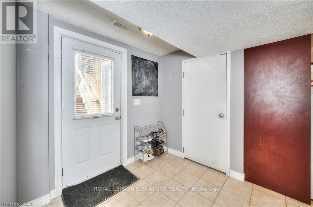 B - 29 MARSHALL STREET, Waterloo — photo 11