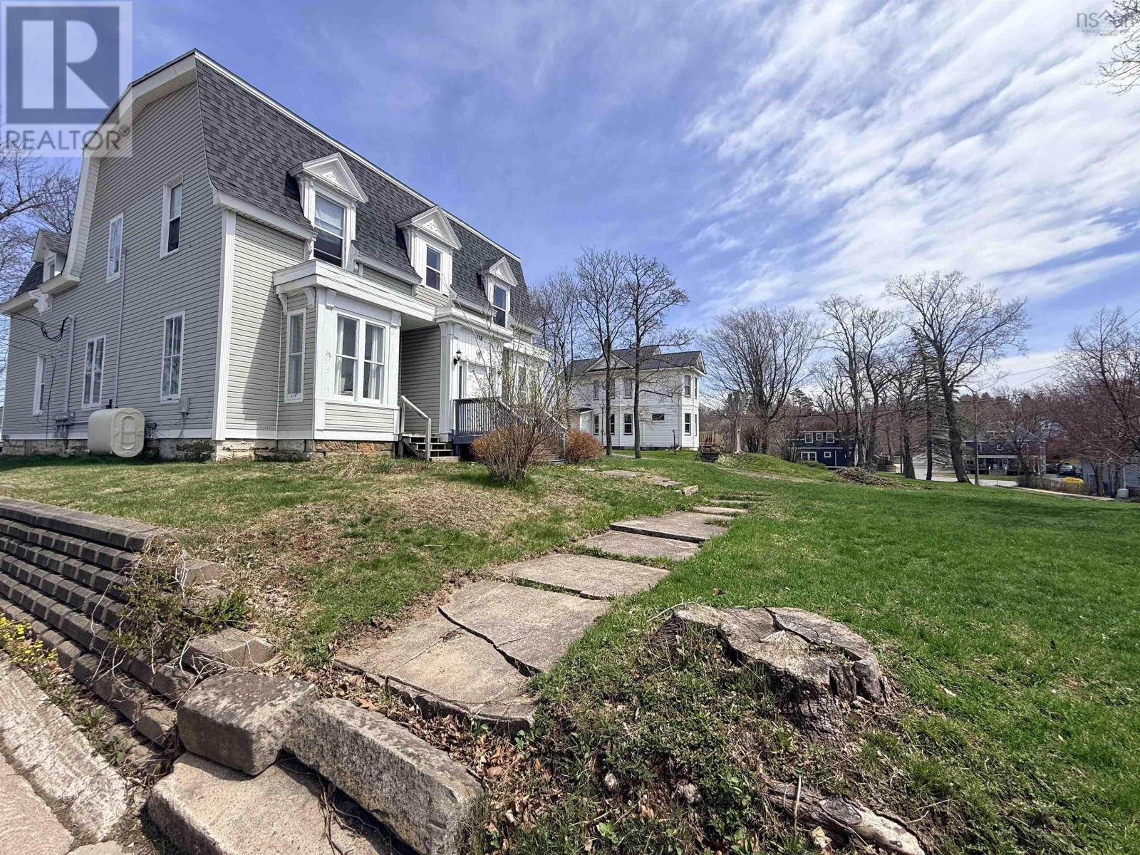 218 Fraser Street - 2