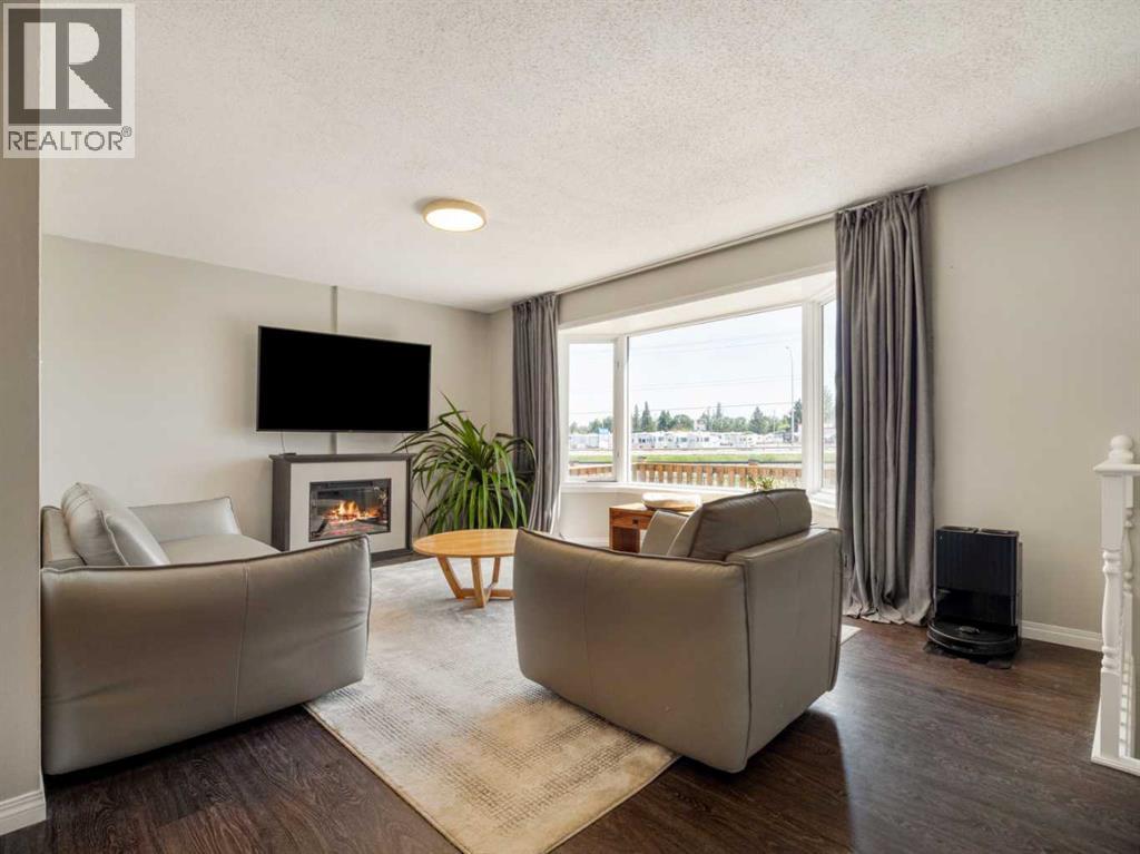 2128 18 Avenue - 2