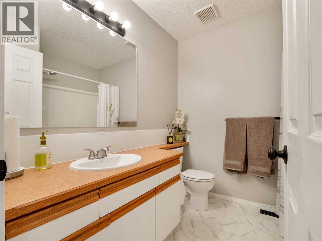 2128 18 Avenue - 23