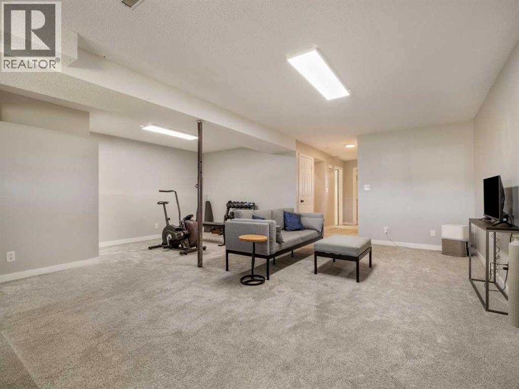 2128 18 Avenue - 27
