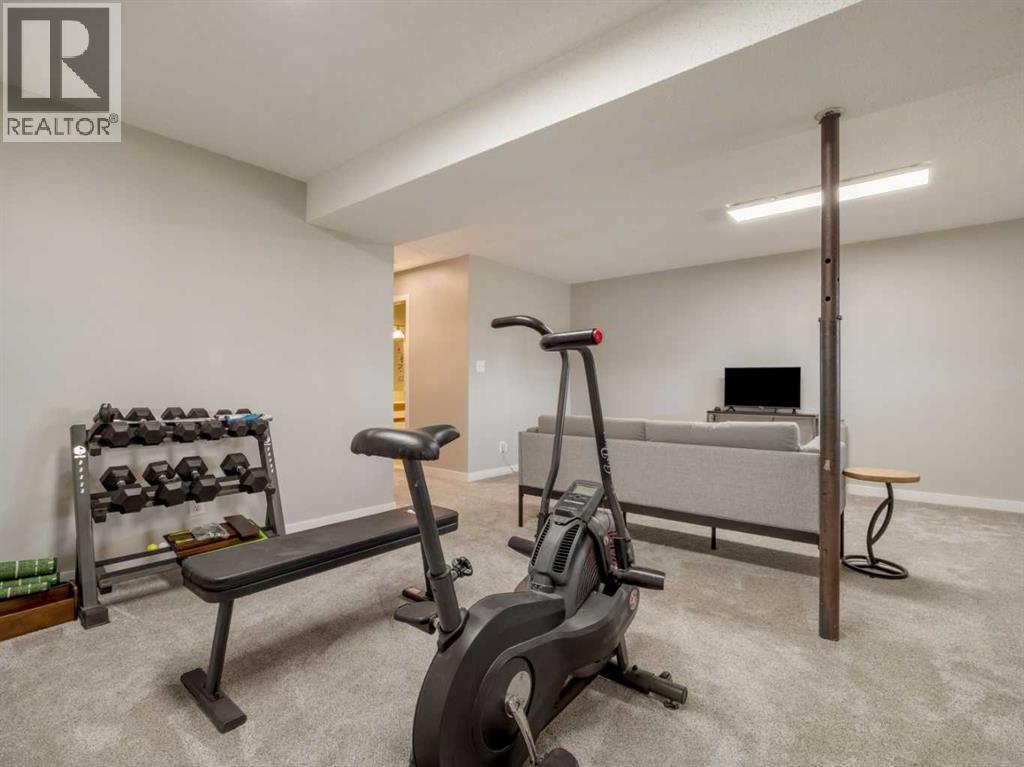 2128 18 Avenue - 32