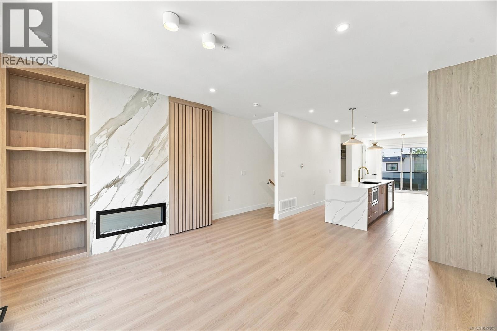 2124 Kingbird Dr - 10