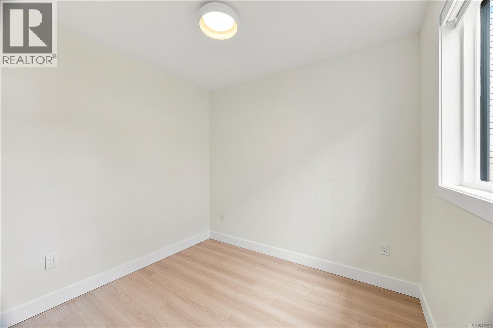 2124 Kingbird Dr - 21