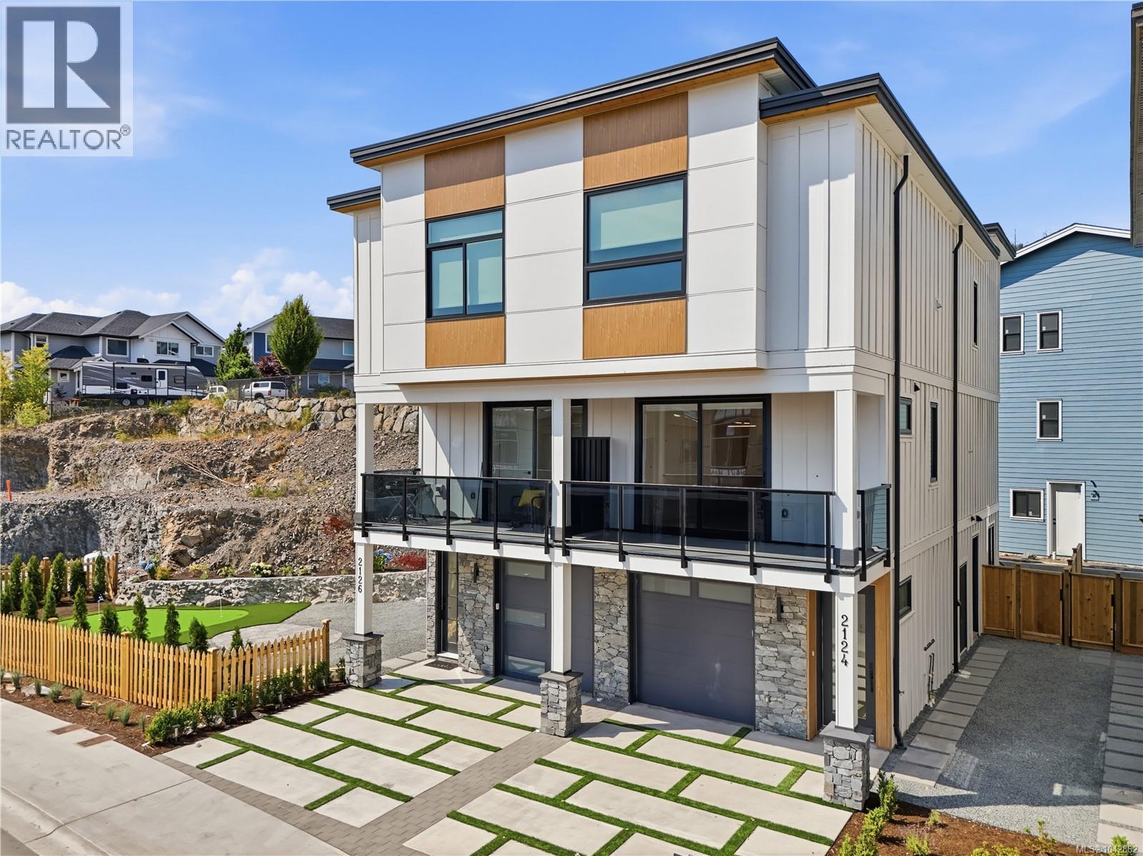 2124 Kingbird Dr - 1