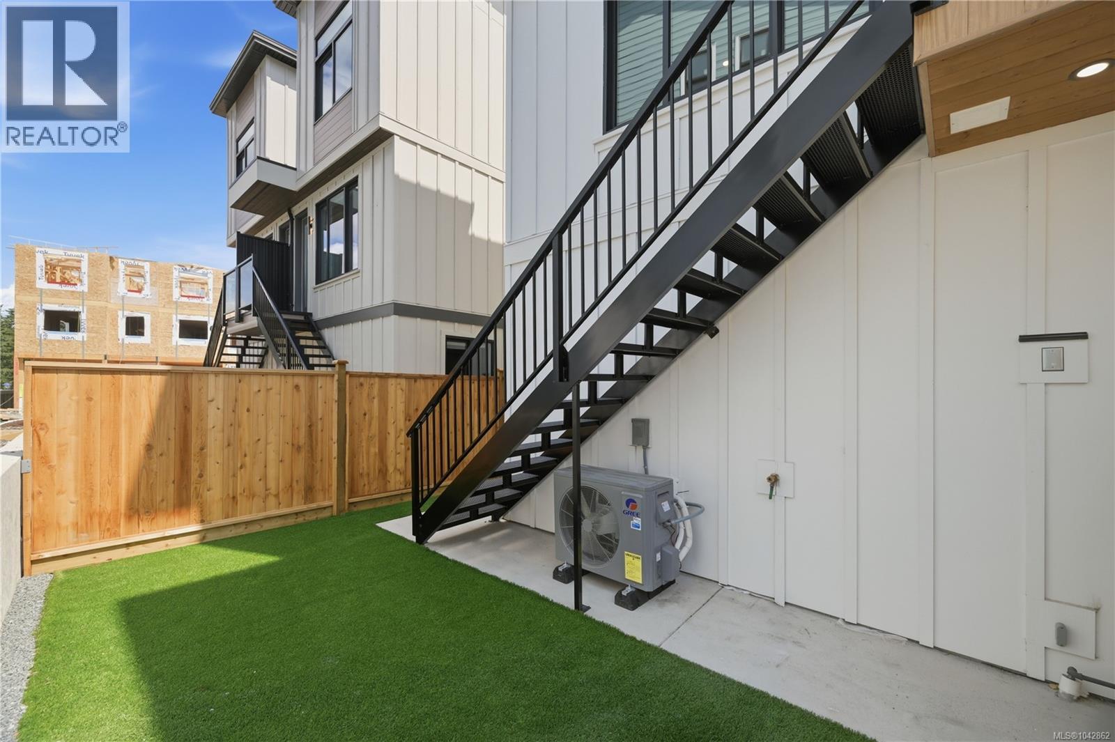 2124 Kingbird Dr - 41