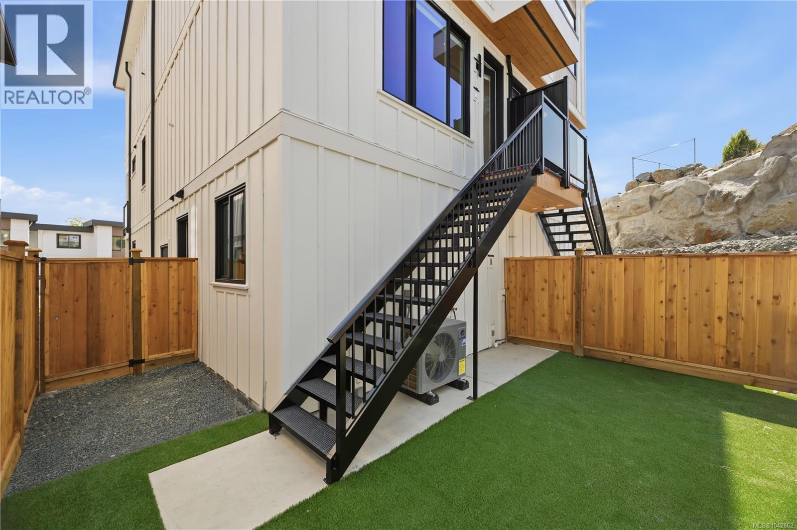 2124 Kingbird Dr - 42