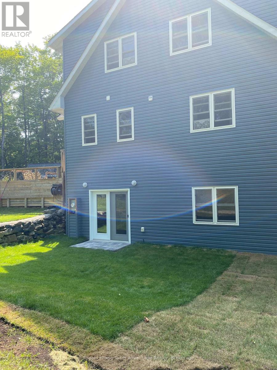17 HAGERMAN COURT - 33