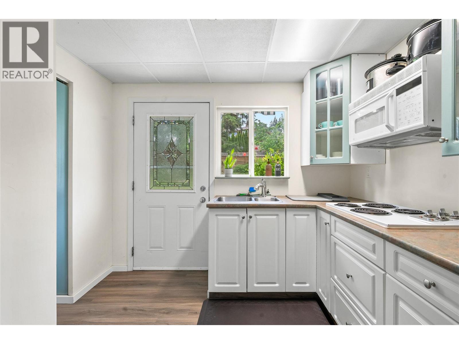2440 Sunrise Boulevard - 26