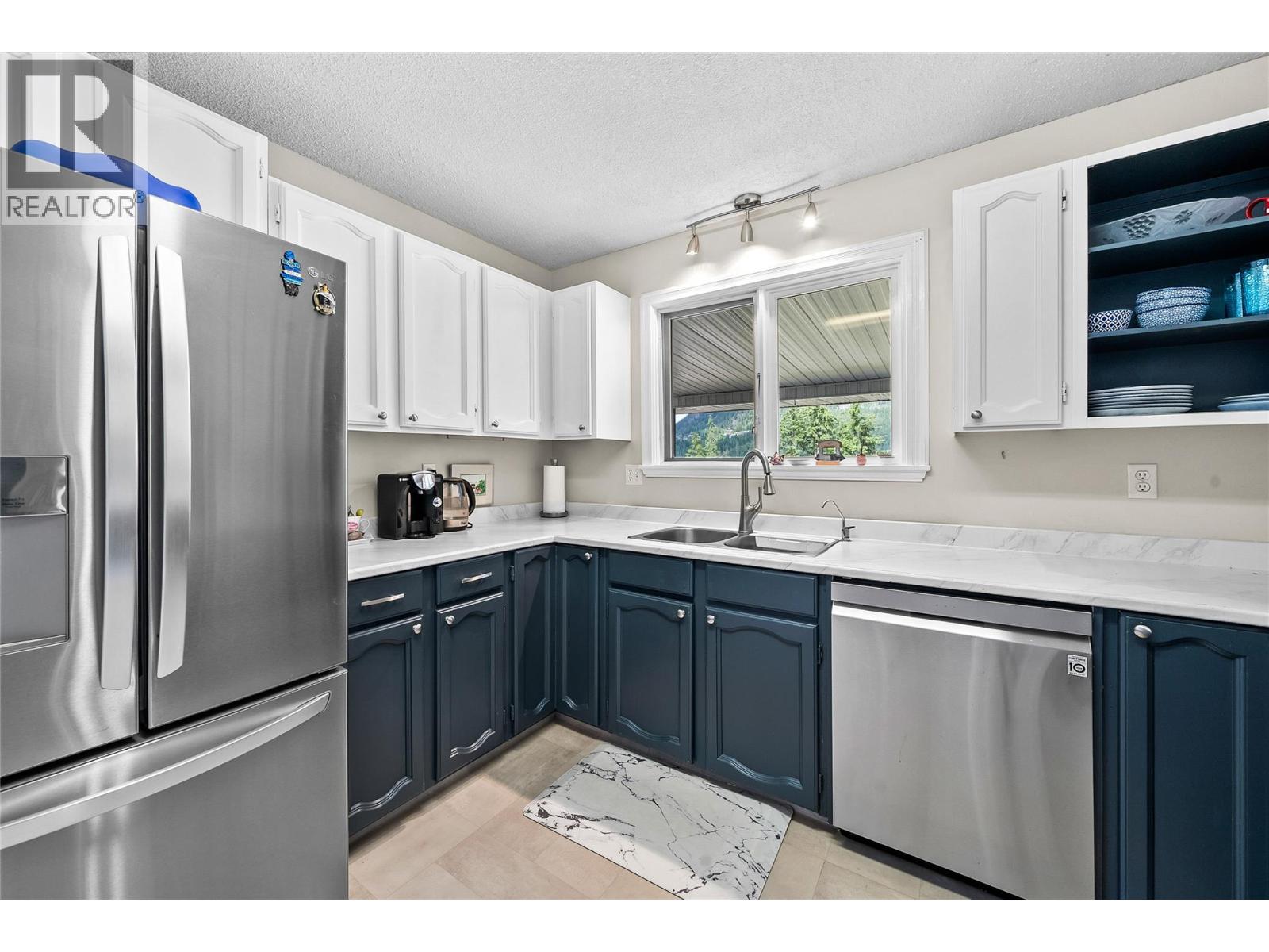 2440 Sunrise Boulevard - 15