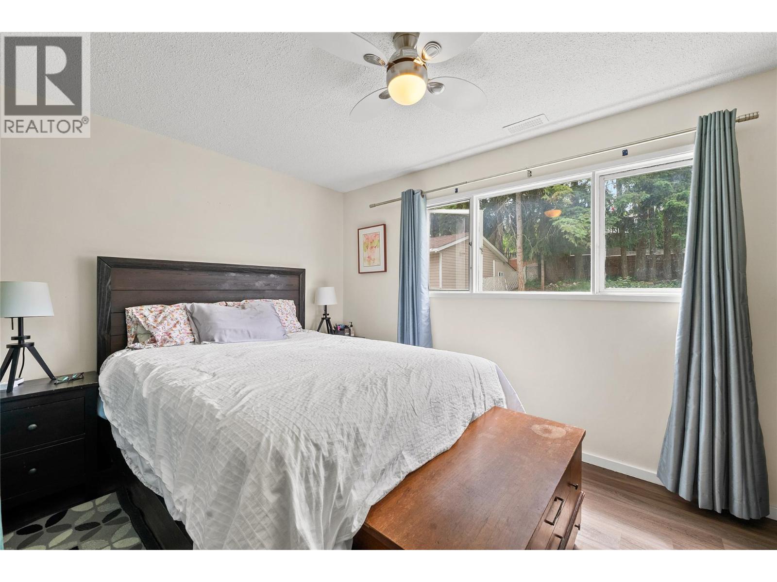 2440 Sunrise Boulevard - 33