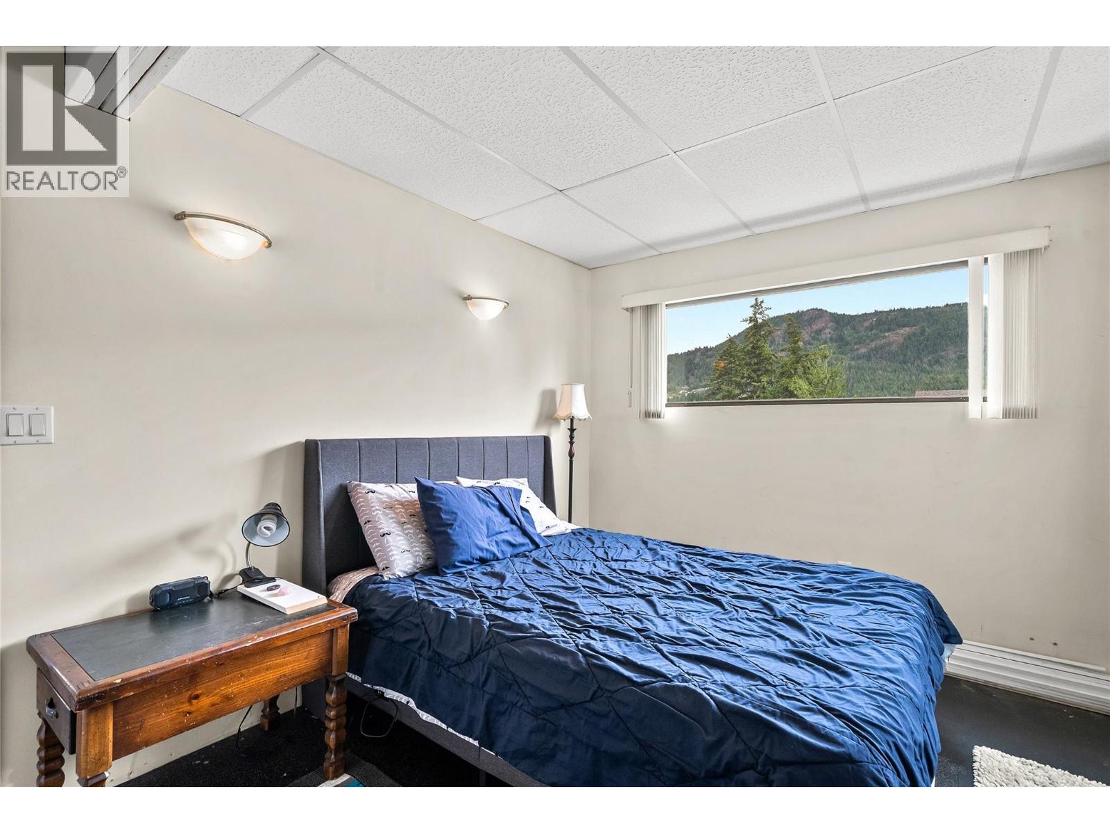 2440 Sunrise Boulevard - 24