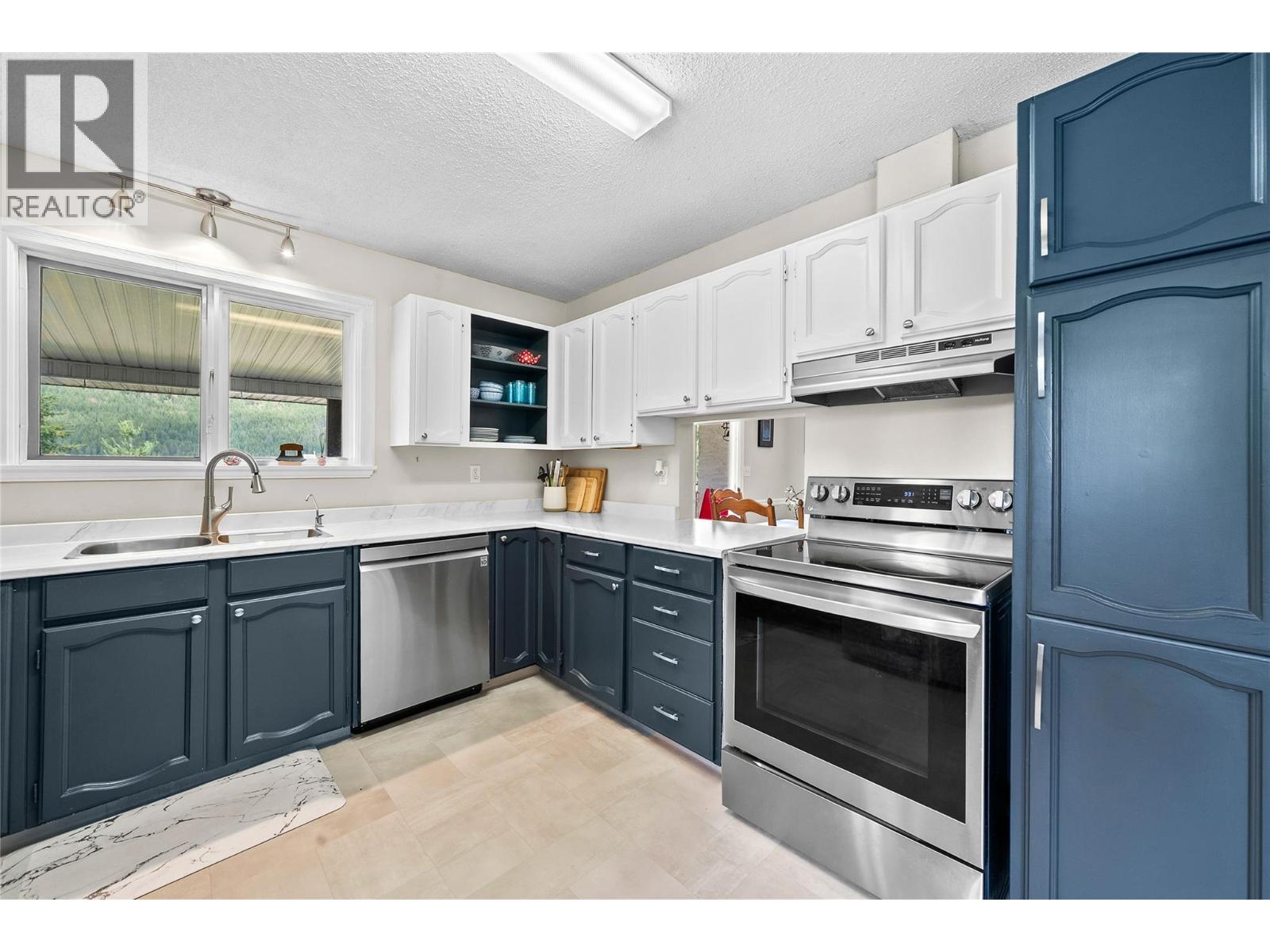 2440 Sunrise Boulevard - 16