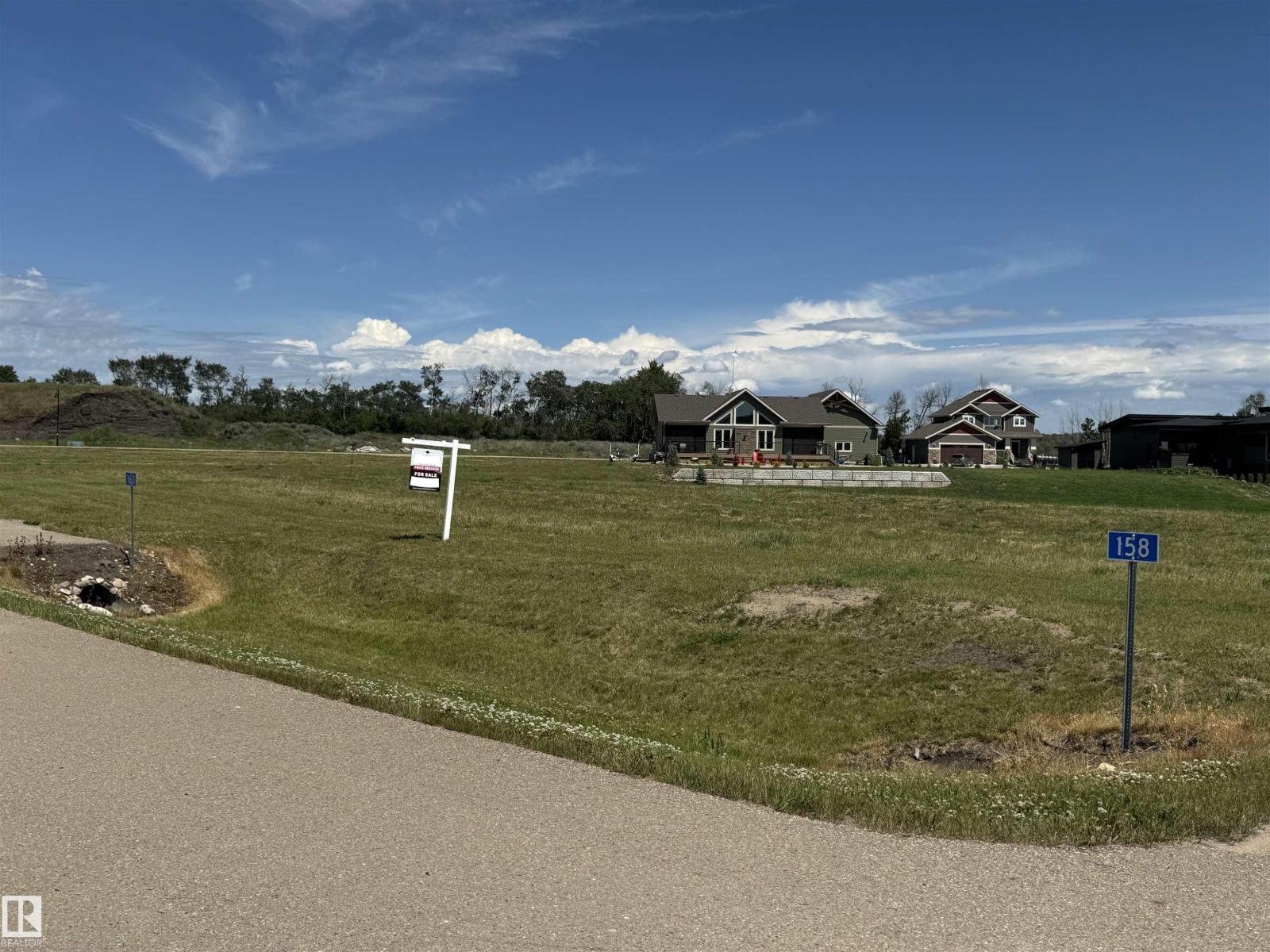 158 Lakeshore Close