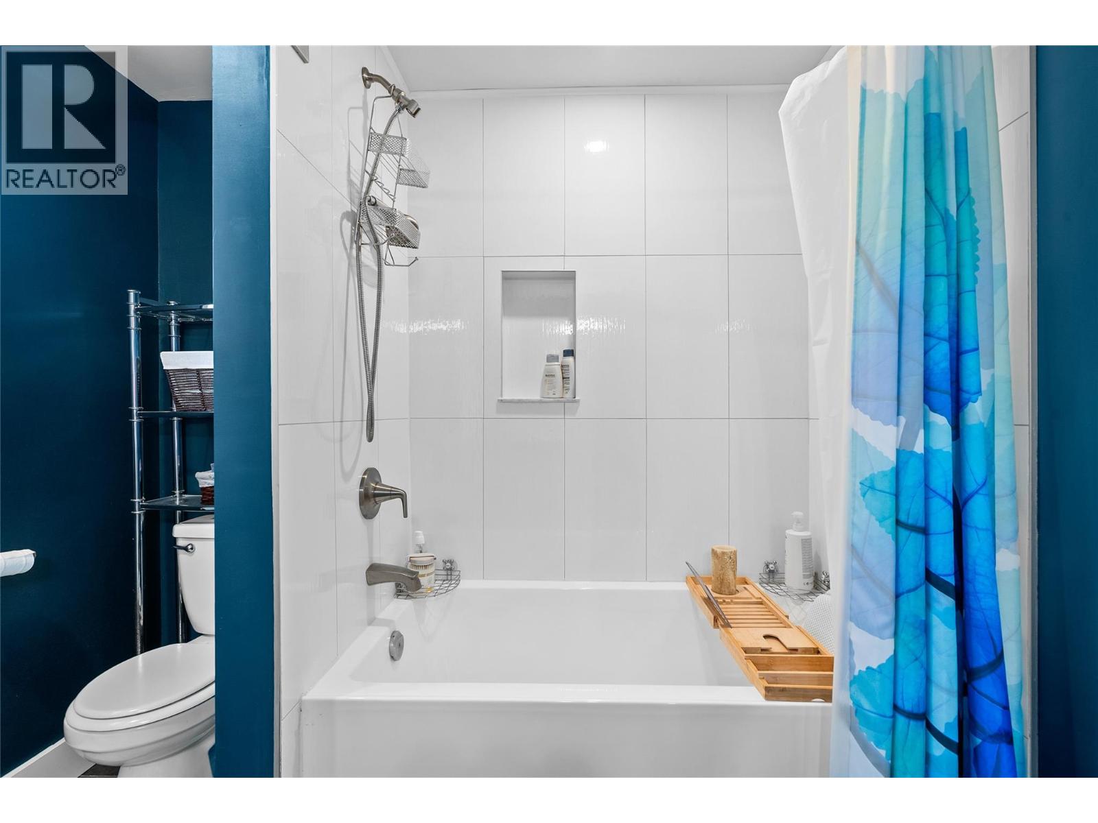 2440 Sunrise Boulevard - 21
