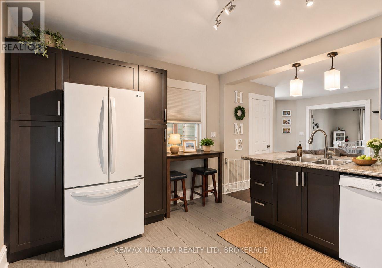 85 MAPLE STREET - 14