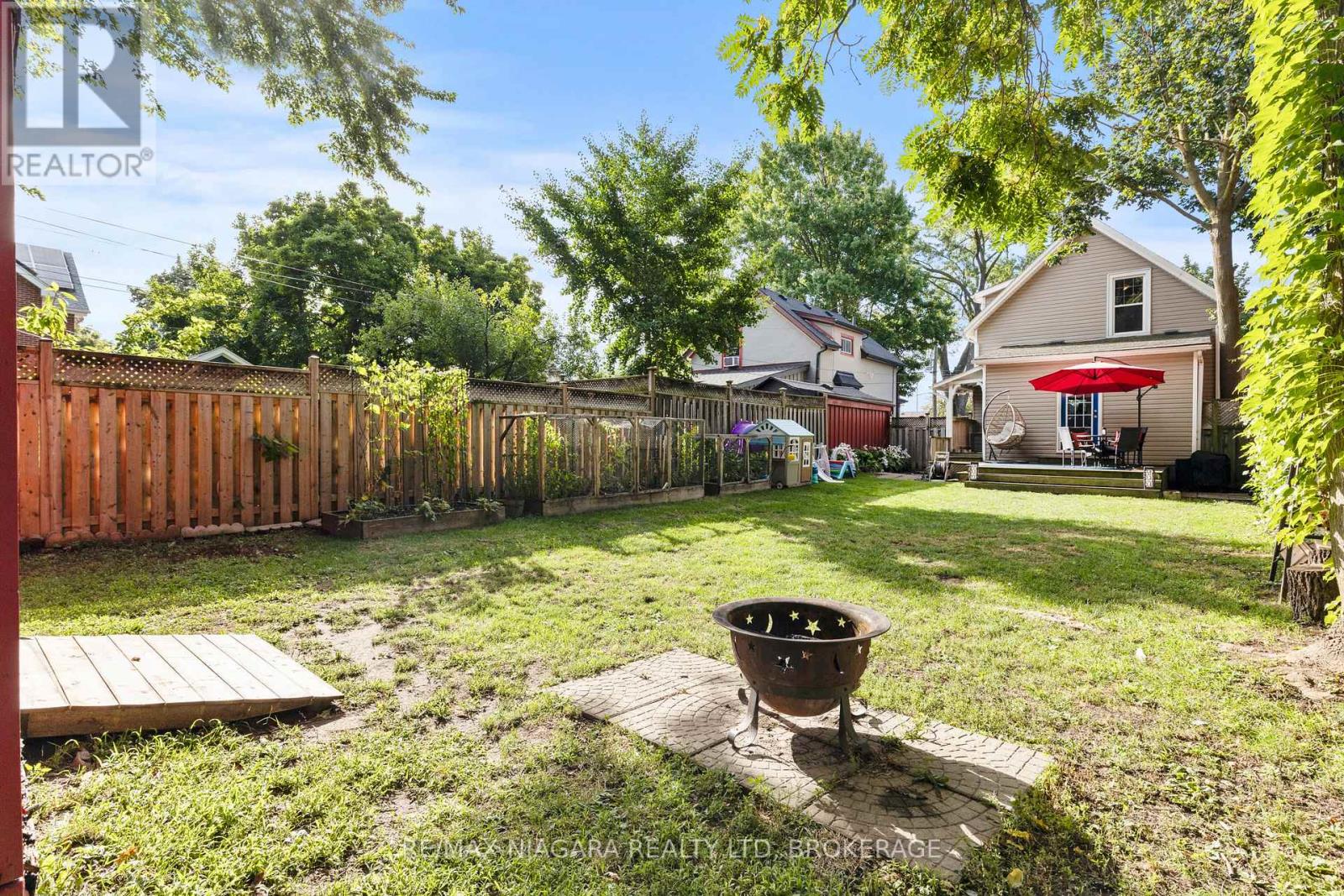 85 MAPLE STREET - 24
