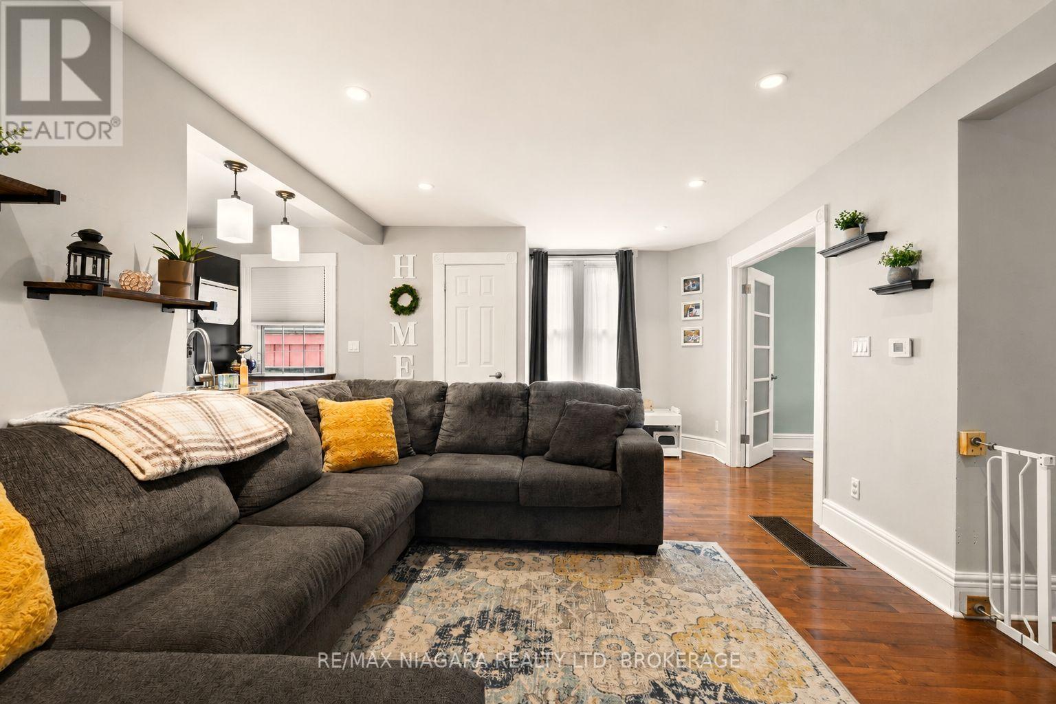 85 MAPLE STREET - 7